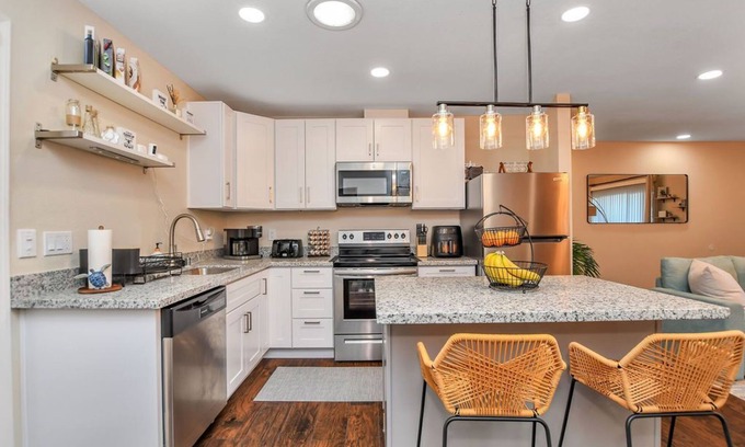 Antioch Casa | Elegant and Cozy Antioch Getaway- MAIN house