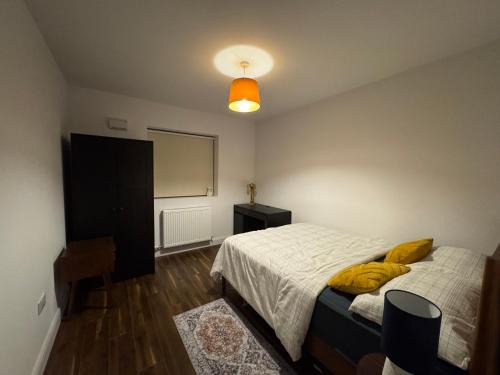 Ongar Casa | Elegant and Cozy room in quiet estate