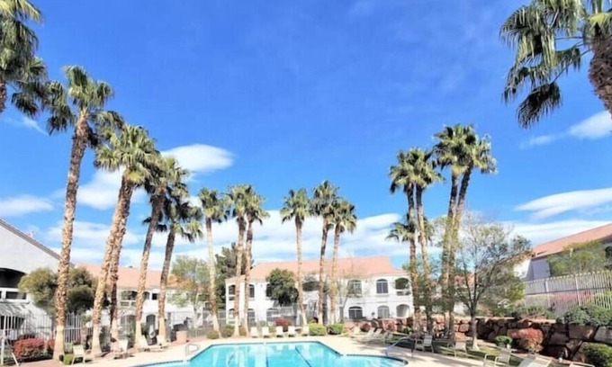 Green Valley Ranch Condominio | Elegant and Modern Living, Ideal for Extended Stay