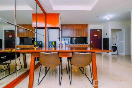 Pancoran Apartamento | Elegant and Nice 2BR at L'Avenue Pancoran Apartment By Travelio
