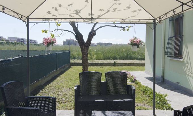 Bellariva Apartamento | Elegant and spacious apartment with private garden near the sea.
