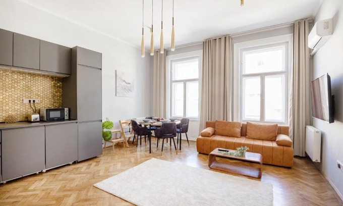 Ujlipotvaros Apartamento | Elegant and spacious holiday home