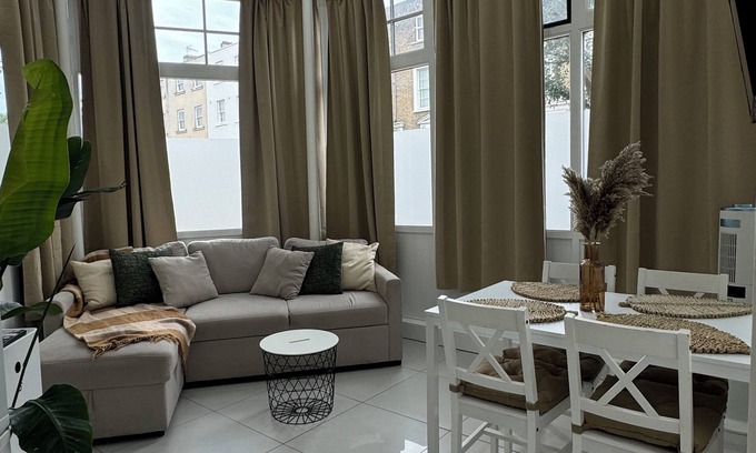 Camden Town Apartamento | Elegant and Stylish 2BD / 2BA Flat near King’s Cross
