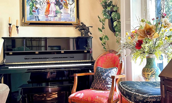 Lancaster Otro | Elegant and unique Farmhouse full of southern charm!