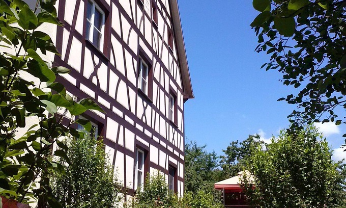 Mimmenhausen Villa | Elegante apartamento de vacaciones en una casa histórica con entramado de madera en Salem en el parque natural