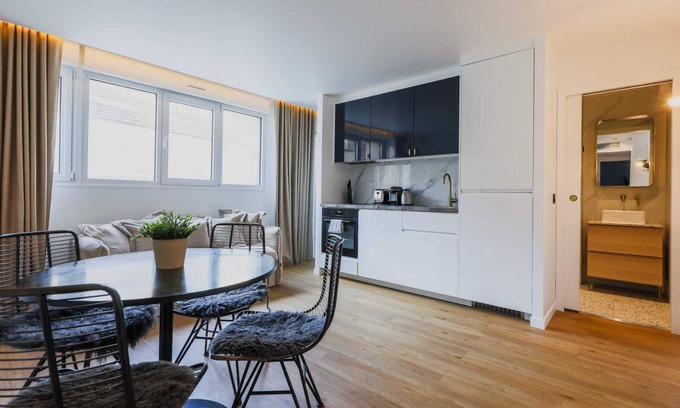 Combat Apartamento | Elegant Apartment - 2br/6p - Canal St Martin