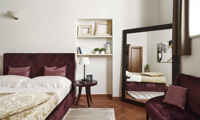 Ponte Abbadesse Apartamento | Elegant apartment in historic building city center