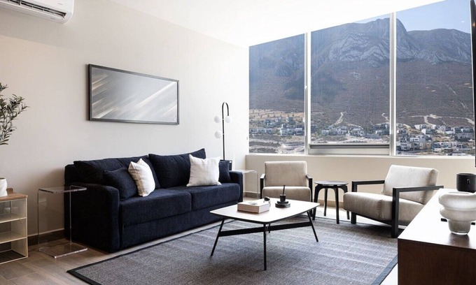 Monterrey Apartamento | Elegant Apartment with Mountain Views and Pool