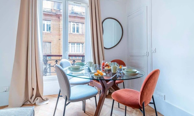Quartier de l'Ecole-Militaire Apartamento | Elegant apartment near Le Bon Marché, Paris 7th arrondissement
