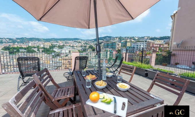 Maddalena Apartamento | Elegant Apartment with a Breathtaking View over the Renaissance Genoa.