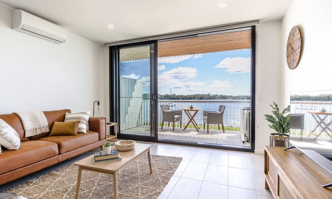 Batemans Bay Apartamento | Elegant Bay Side 1-Bed Apartment with Views