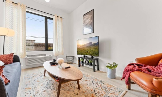 Elizabeth Apartamento | Elegant Bd,EWR AIRPT,Nyc, Free Pkng, Prudential CNTR, American Dream Mall