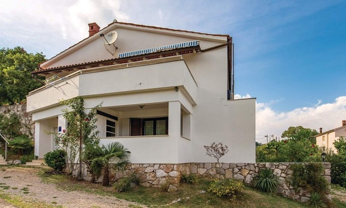 Brsec Apartamento | Elegant Brsec Apartments with Sea View - Three Bedroom Apartment with Sea View