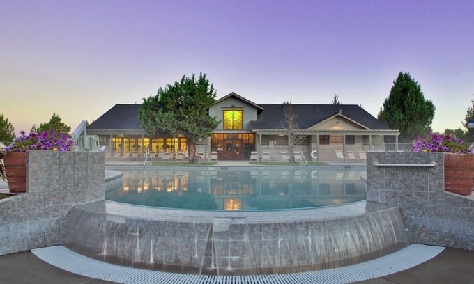 Redmond Hotel | Elegant Canyon Rim Retreat & Spa | 2 Units | Near Eagle Crest Golf Course
