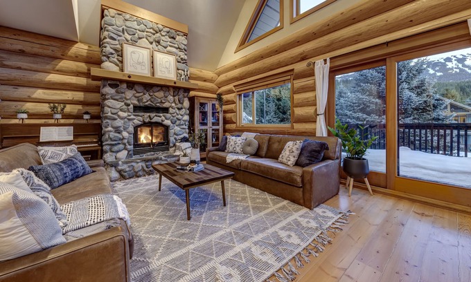 Whistler Chalet De Esquí | Elegant Chalet with Stunning Views of Whistler Mountain, walk to Village