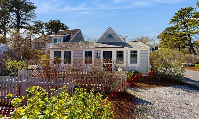 Mashpee Casa | Elegant coastal cottage with a full kitchen & patio - steps from private beach