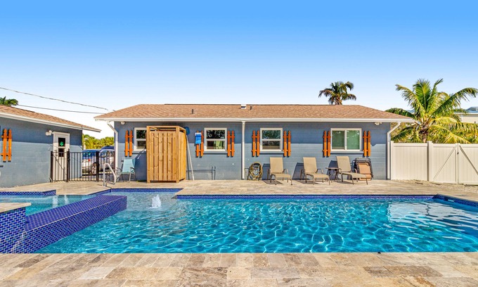 Cortez Cabaña | Elegant cottage in AMI/Cortez fishing village with central AC & washer/dryer