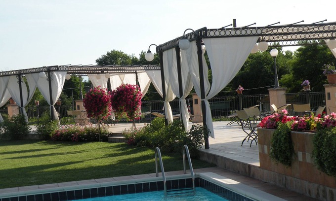 Barco Casa | Apartamento en una residencia de campo con piscina