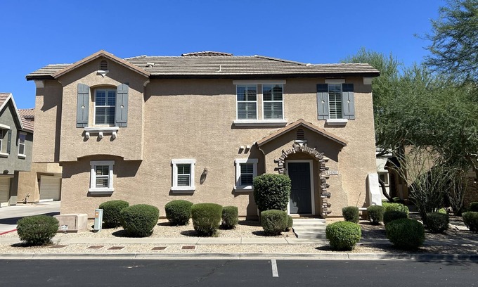 Tramonto Casa | Elegant Desert Hideaway - immaculate contemporary style home in North Phoenix.