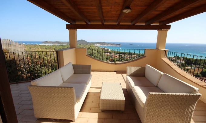 Campulongu Villa | Elegante casa unifamiliar con fantásticas vistas al mar, a 7 minutos a pie de la playa de arena