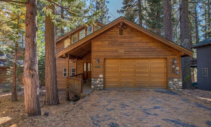 Tahoe Woods Casa | ¡Hogar actualizado que admite mascotas! ¡Cerca de Squaw / Alpine y Homewood Resorts!