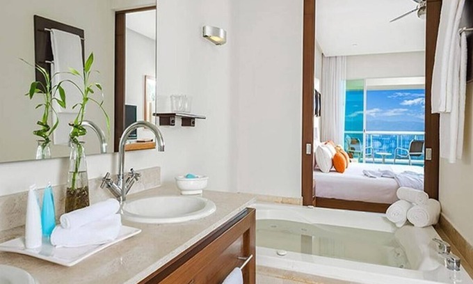 Playa Diamante Complejo | Elegant Grand Mayan Master Suite – Beachfront Luxury in Acapulco