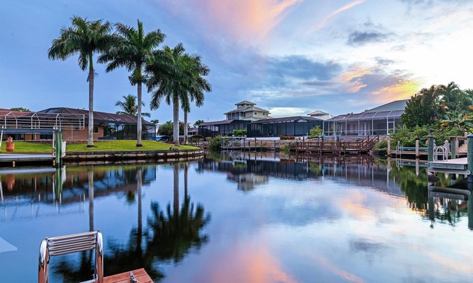 Bonita Springs Casa | Elegant guest suite with a Dock and Pool
