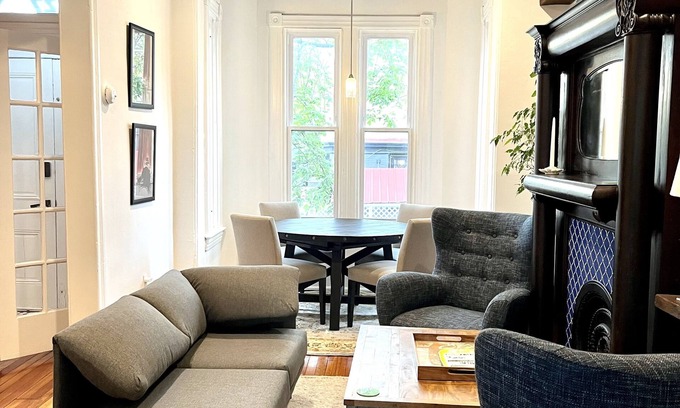 Le Droit Park Casa | Elegant, Historic Townhouse in Heart of DC