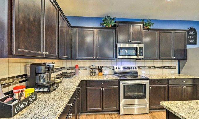 Cliftondale Casa | Elegant Home ~ 20 Mi to Downtown Atlanta: Pets OK!