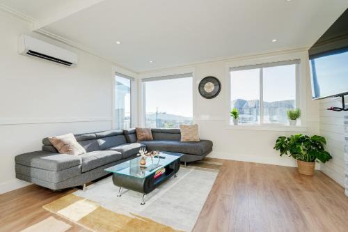 Langford Casa | Elegant Home In Victoria,BC