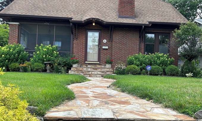 Meridian-Kessler Casa | Elegant home READY FOR GEN-Con. One BR. Private bathroom