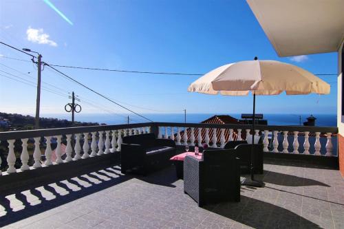 Estrela da Calheta Casa | Elegant House in Calheta, Sea View