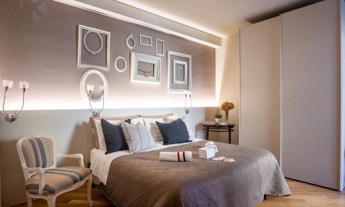 Isolotto Apartamento | Elegant Location in Florence - 2 FREE PARKING!