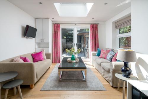 Shaftesbury Apartamento | Elegant London Stay - 2BR with Garden in Battersea