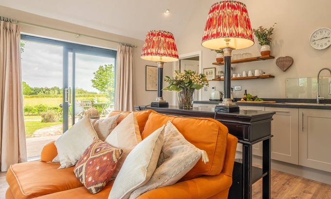 Ipswich Cabaña | Elegant luxurious cottage - The Dove House
