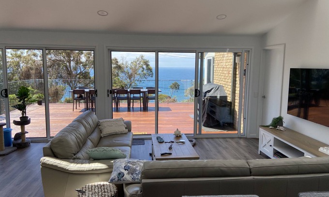 Avoca Beach Casa | ELEGANT LUXURY WITH STUNNING SEA VIEWS
