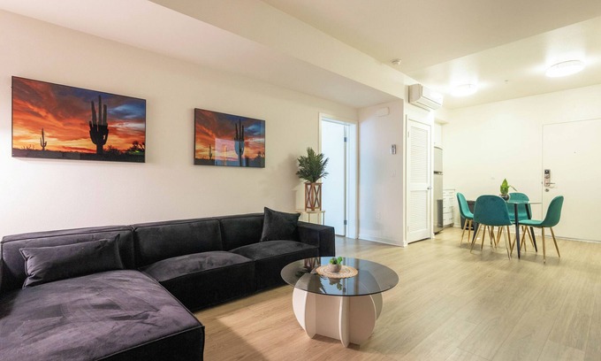 Downtown Apartamento | Elegant & Modern 2BR/2BA Apartment