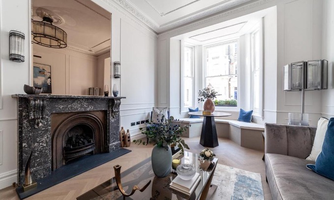 Redcliffe Apartamento | Elegant Modern 2BR Flat in Prestigious Chelsea.