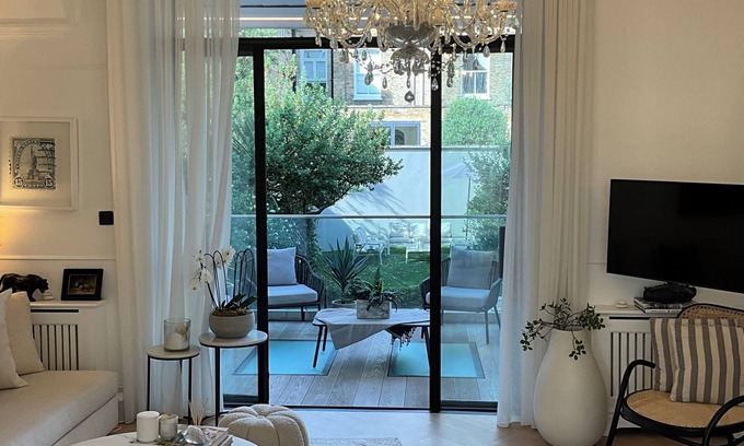 Munster Casa | Elegant Parsons Green Townhouse