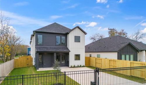 Foster Place Casa | Elegant Plush Properties