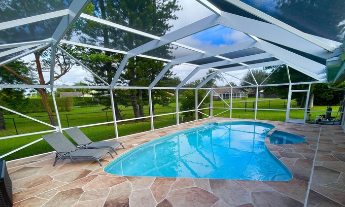Wellington Casa | Elegant pool home in Prime Equestrian area