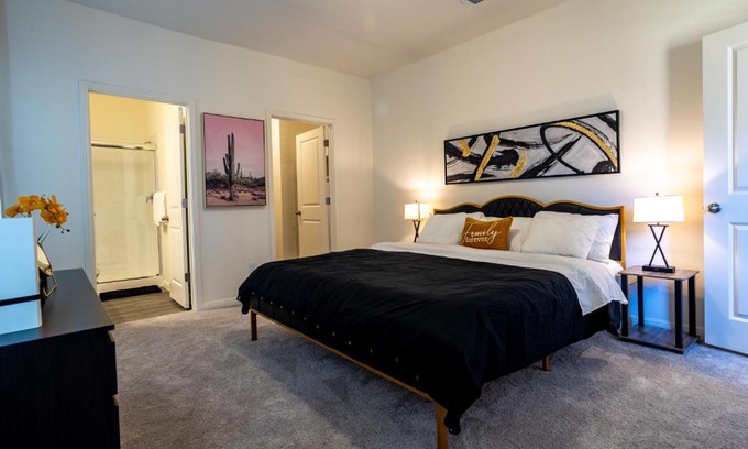 Hutto Casa | Elegant Private bedroom w/ en suite bathroom