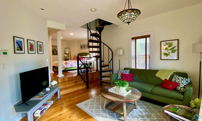 Historic Montford Apartamento | Elegant Retreat in Montford Victorian!