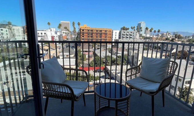 Koreatown Hotel | Elegant Retreat in the Heart of LA