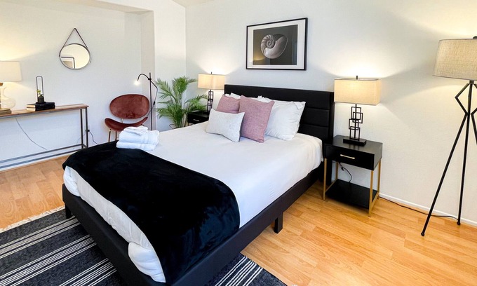Fontana Casa | Elegant Secluded and Safe Clean Home