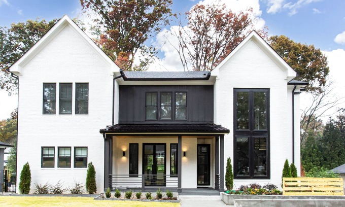 Lindridge-Martin Manor Casa | Elegant Spacious New Atlanta Home with Secret Room