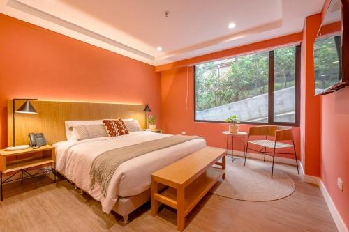 Los Naranjos Apartamento | Elegant Stay Steps from El Tesoro Mall 304