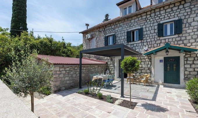 Kamenari Casa | Elegant Stone House by the Sea on the Stunning UNESCO-Listed Bay of Kotor