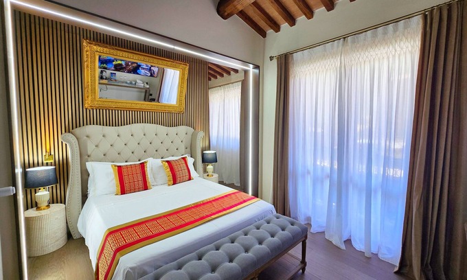 Manciano Apartamento | Elegant suite with exclusive bathroom and balcony