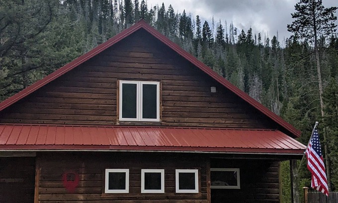 Helena Cabina | Elegant Ten Mile Creek Cabin- Near Helena